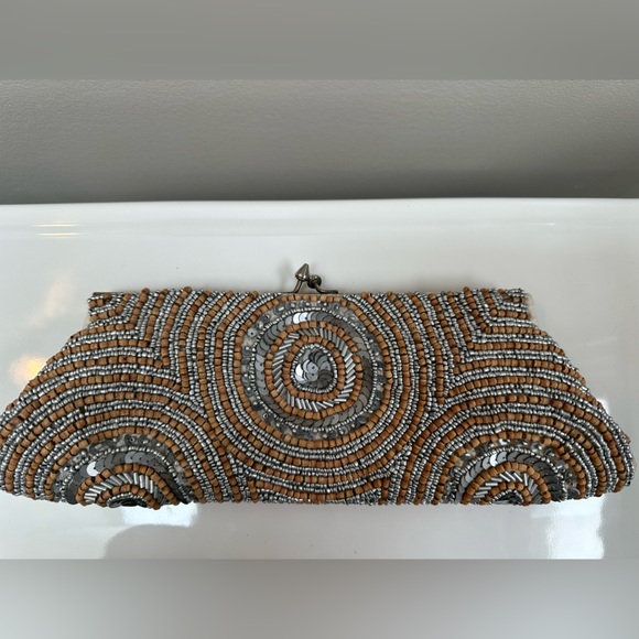 Beautiful WHITE HOUSE BLACK MARKET clutch with silver and neutral beading detail - Picture 1 of 6